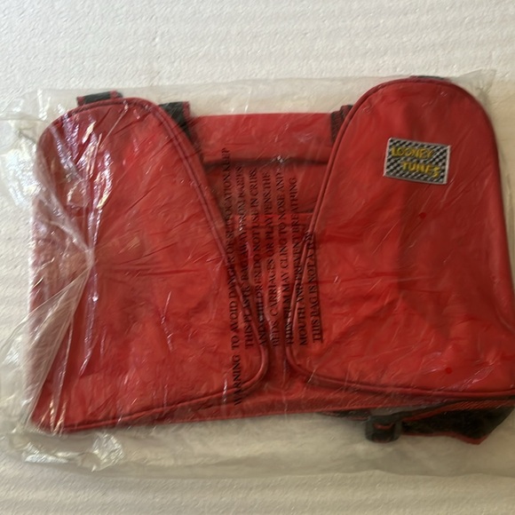 Brand new vintage Looney Toons Taz NASCAR medium Duffle Nag - Picture 2 of 7